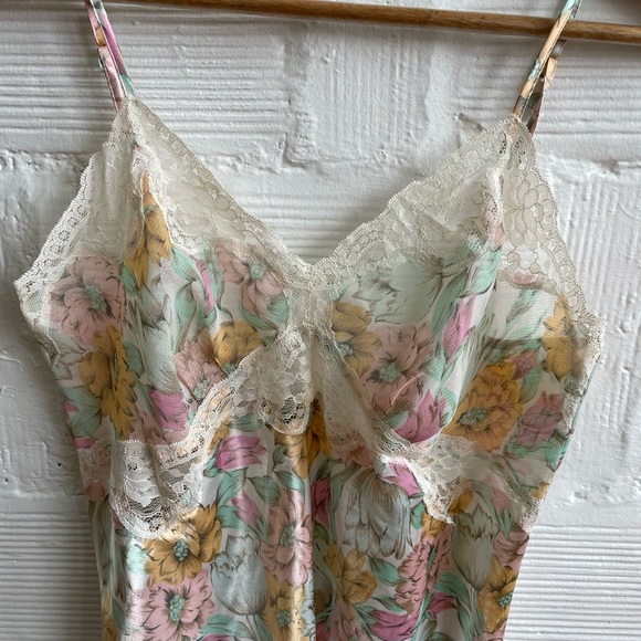 Victoria’s Secret Chemise - Picture 3 of 9